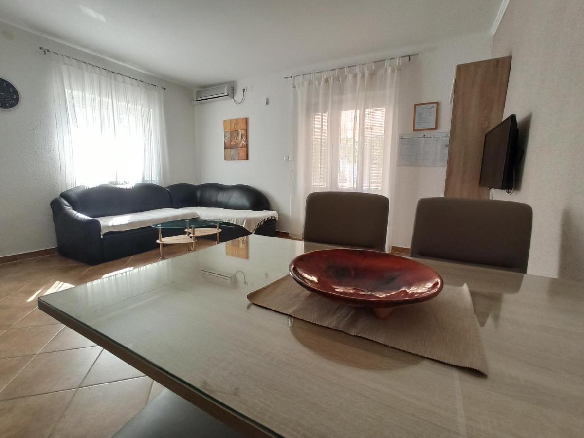 Apartmani Vesna Krk Town Εξωτερικό φωτογραφία