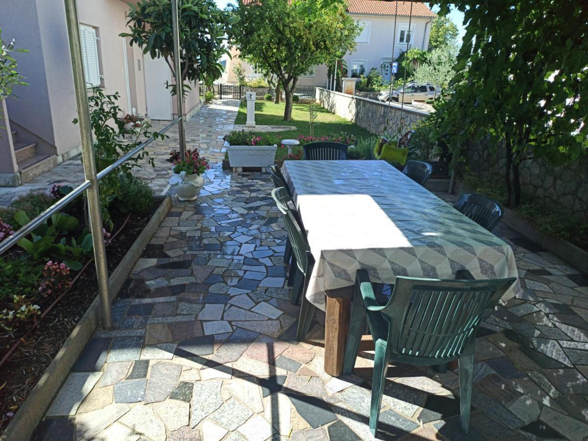 Apartmani Vesna Krk Town Εξωτερικό φωτογραφία