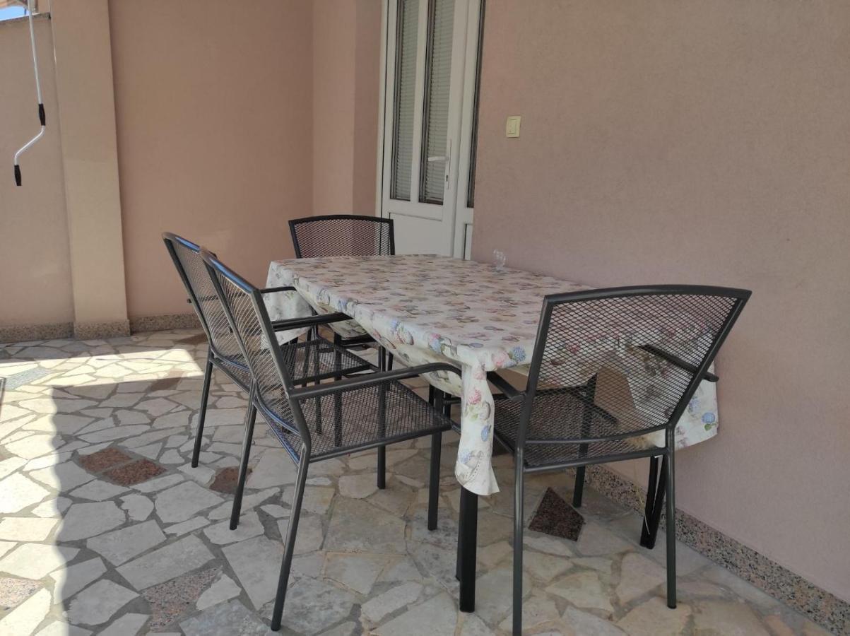 Apartmani Vesna Krk Town Εξωτερικό φωτογραφία