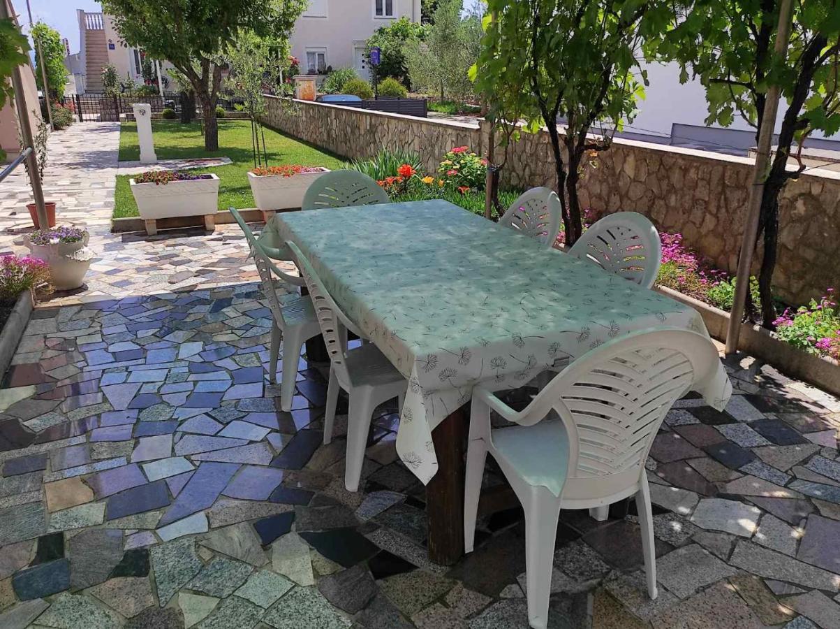 Apartmani Vesna Krk Town Εξωτερικό φωτογραφία